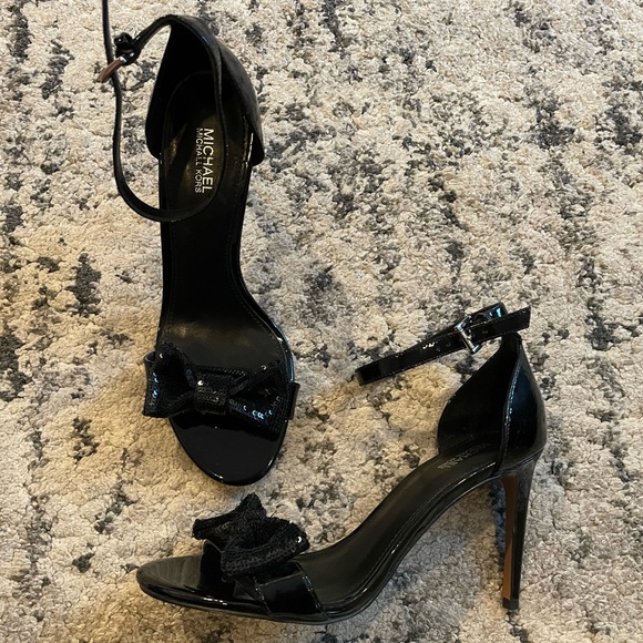 Michael Kors sequin bow sandal pumps - Picture 1 of 3